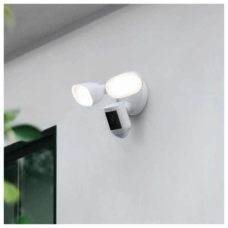 Caméra de surveillance - RING - Spotlight Cam Pro sur secteur - Noir Caméra de surveillance - RING - Spotlight Cam Pro sur secteur - Noir