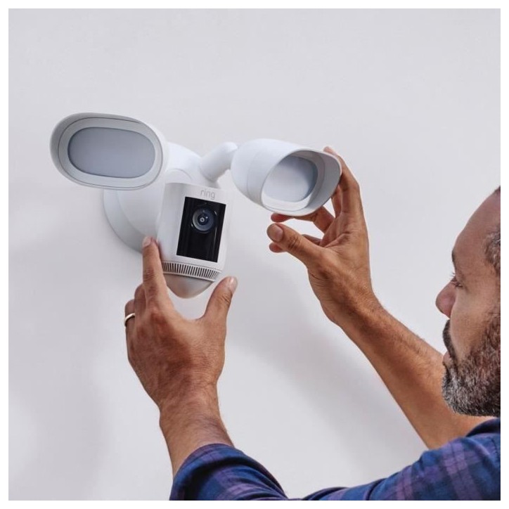 Caméra de surveillance - RING - Spotlight Cam Pro sur secteur - Blanc