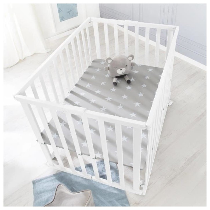 Parc bébé pliable - ROBA - LITTLE STARS - 75 x 100 cm - Réglable en hauteur - 4 Roues freinées - Bois Laqué Blanc - Motif Parc bébé pliable - ROBA - LITTLE STARS - 75 x 100 cm - Réglable en hauteur - 4 Roues freinées - Bois Laqué Blanc - Motif
