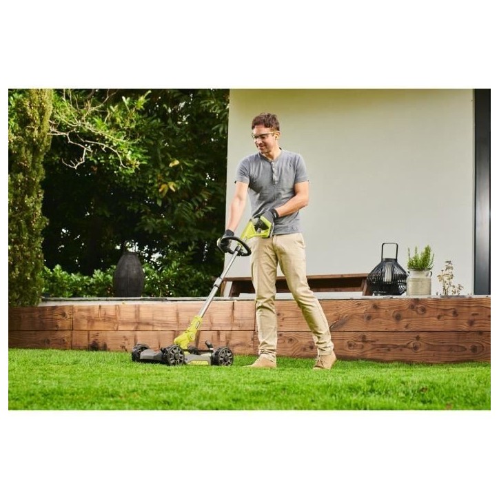 Tondeuse 3 en 1 RYOBI - RY18LMC30A-0 - 18V One+ - coupe 30 cm - Sans batterie ni chargeur Tondeuse 3 en 1 RYOBI - RY18LMC30A-0 - 18V One+ - coupe 30 cm - Sans batterie ni chargeur