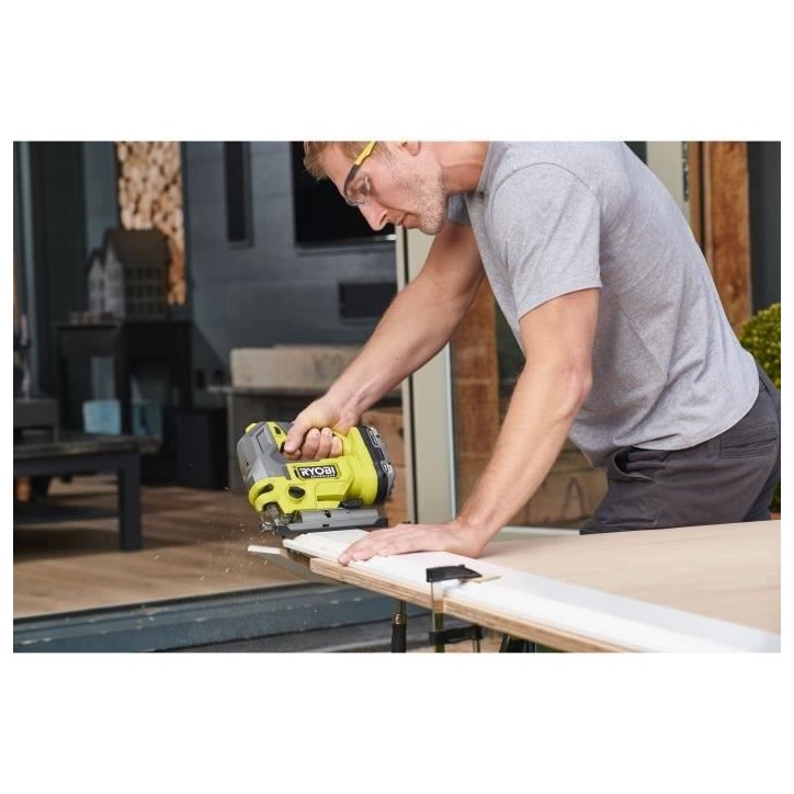Scie sauteuse - RYOBI - Pendulaire - Brushless - 18V - 800-3 400 cp/min - 135 mm dans le bois - Course de lame 25 mm Scie sauteuse - RYOBI - Pendulaire - Brushless - 18V - 800-3 400 cp/min - 135 mm dans le bois - Course de lame 25 mm