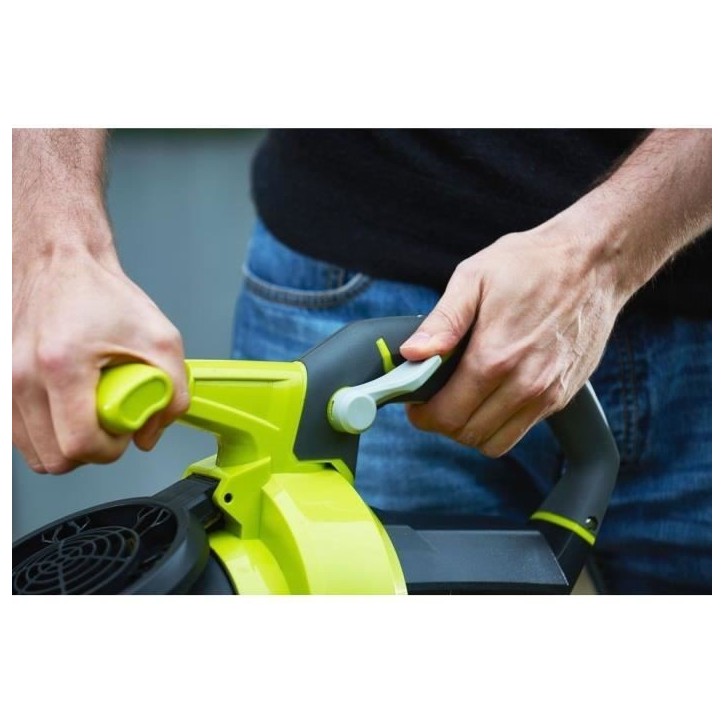Souffleur aspiro-broyeur - RYOBI - RBV36B - 36V - 3-en-1 - Moteur Brushless - Collecteur 45 L - Vendu sans batterie ni chargeur Souffleur aspiro-broyeur - RYOBI - RBV36B - 36V - 3-en-1 - Moteur Brushless - Collecteur 45 L - Vendu sans batterie ni chargeur