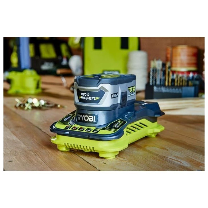 Chargeur super rapide RYOBI 18V One+ Lithium-ion RC18150 Chargeur super rapide RYOBI 18V One+ Lithium-ion RC18150