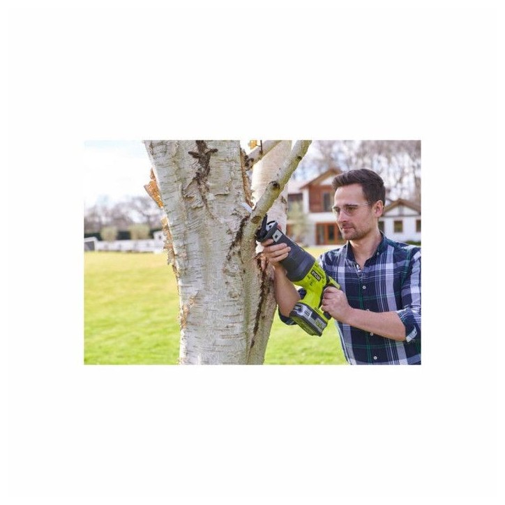 RYOBI - Scie sabre 18V ONE+ - 0-2 900 cp/min - course 28mm - bois 200mm - systeme anti-vibration - Livrée avec 1 lame - R18RS-0 RYOBI - Scie sabre 18V ONE+ - 0-2 900 cp/min - course 28mm - bois 200mm - systeme anti-vibration - Livrée avec 1 lame - R18RS-0