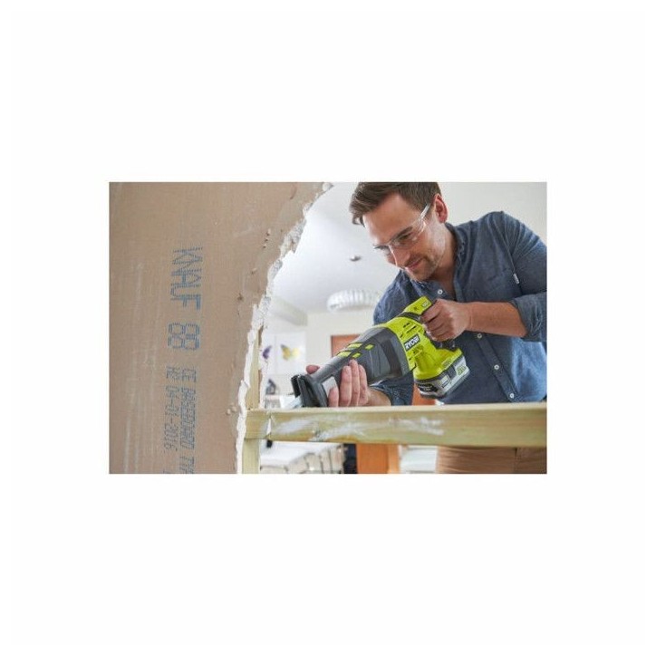RYOBI - Scie sabre 18V ONE+ - 0-2 900 cp/min - course 28mm - bois 200mm - systeme anti-vibration - Livrée avec 1 lame - R18RS-0 RYOBI - Scie sabre 18V ONE+ - 0-2 900 cp/min - course 28mm - bois 200mm - systeme anti-vibration - Livrée avec 1 lame - R18RS-0