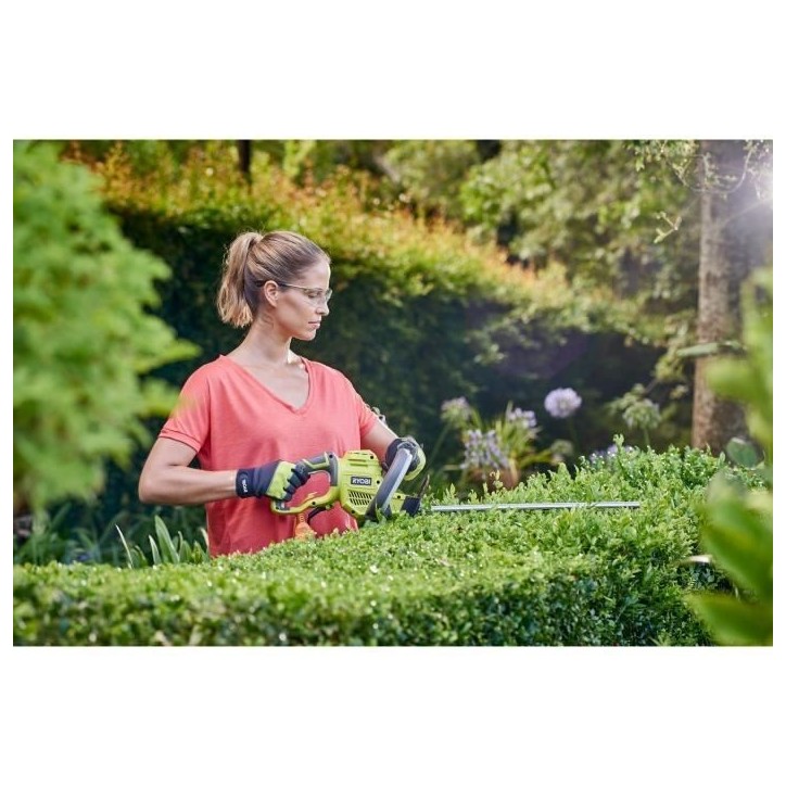 RYOBI - Taille-haies 450 W - lames 50 cm - écartement 20 mm - RHT4550 RYOBI - Taille-haies 450 W - lames 50 cm - écartement 20 mm - RHT4550