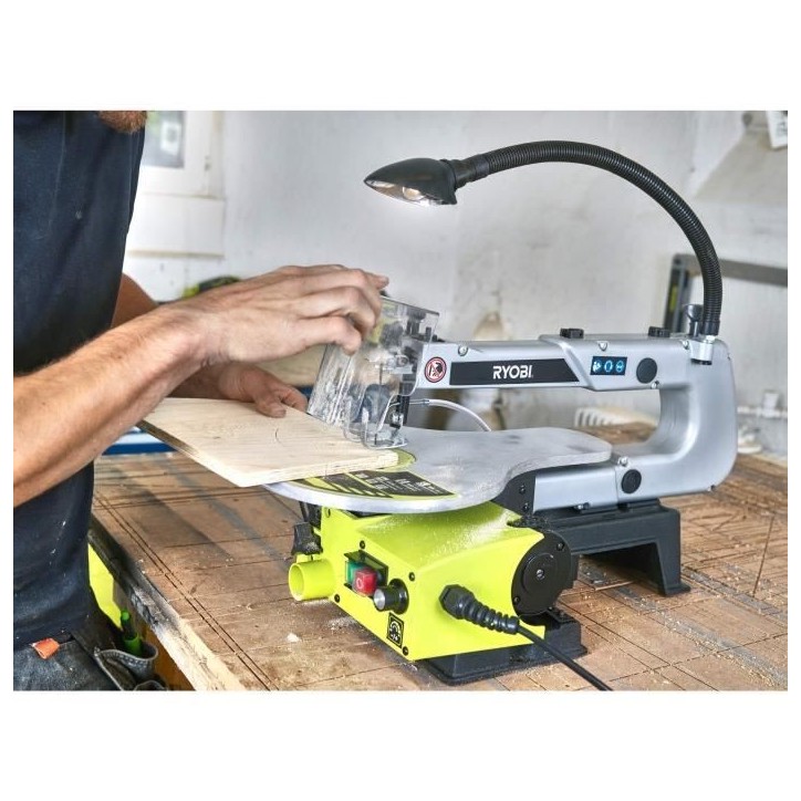 RYOBI - Scie a chantourner 70W - lame 127mm - course de lame 20mm + lame 127mm, clés de service & adaptateur pour lames - RSW12 RYOBI - Scie a chantourner 70W - lame 127mm - course de lame 20mm + lame 127mm, clés de service & adaptateur pour lames - RSW12