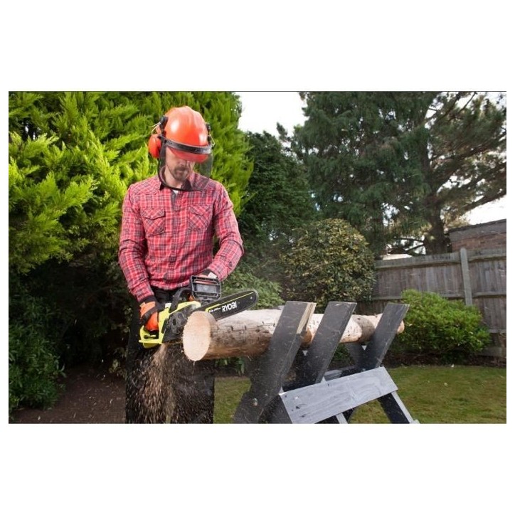 RYOBI - Tronçonneuse 1900 W - guide 35 cm - 15 m/s - tendeur sans outil - 2eme chaîne offerte - RCS1935B2C RYOBI - Tronçonneuse 1900 W - guide 35 cm - 15 m/s - tendeur sans outil - 2eme chaîne offerte - RCS1935B2C