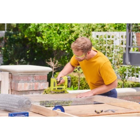 RYOBI - Agrafeuse 18V ONE+ - agrafes dos 9,4 mm, longueur 6,35 mm a 14,3 mm - chargeur 90 agrafes + Agrafes et crochet - R18ST50