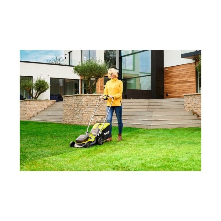 RYOBI - Tondeuse poussée HYBRIDE 36V (alimentation par 2 batteries ONE+™) - coupe 37 cm + 2 batteries 5 Ah & charg. - RY18LMH RYOBI - Tondeuse poussée HYBRIDE 36V (alimentation par 2 batteries ONE+™) - coupe 37 cm + 2 batteries 5 Ah & charg. - RY18LMH