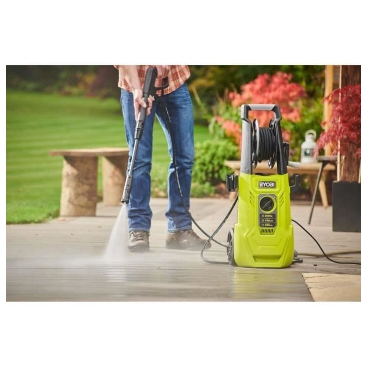 RYOBI - Nettoyeur haute pression 2000 W 150 bars - 450 L - flexible 8m, réservoir 0,9L + lances vario & turbo et brosse - RY150 RYOBI - Nettoyeur haute pression 2000 W 150 bars - 450 L - flexible 8m, réservoir 0,9L + lances vario & turbo et brosse - RY150