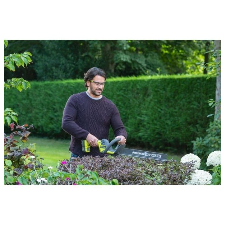 RYOBI - Taille-haies LINEA 18V ONE+ - design en ligne - lames 45 cm - écartement 22 mm + batterie 2,0 Ah & chargeur - RY18HT45A RYOBI - Taille-haies LINEA 18V ONE+ - design en ligne - lames 45 cm - écartement 22 mm + batterie 2,0 Ah & chargeur - RY18HT45A