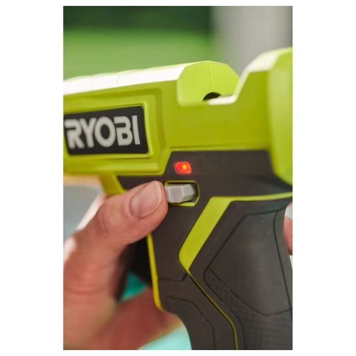 RYOBI - Pistolet a colle 18V ONE+ - chauffe en 3 min - indicateur de chauffe - diam. bâtons 12 mm - Avec 3 de colle - RGLU18-0