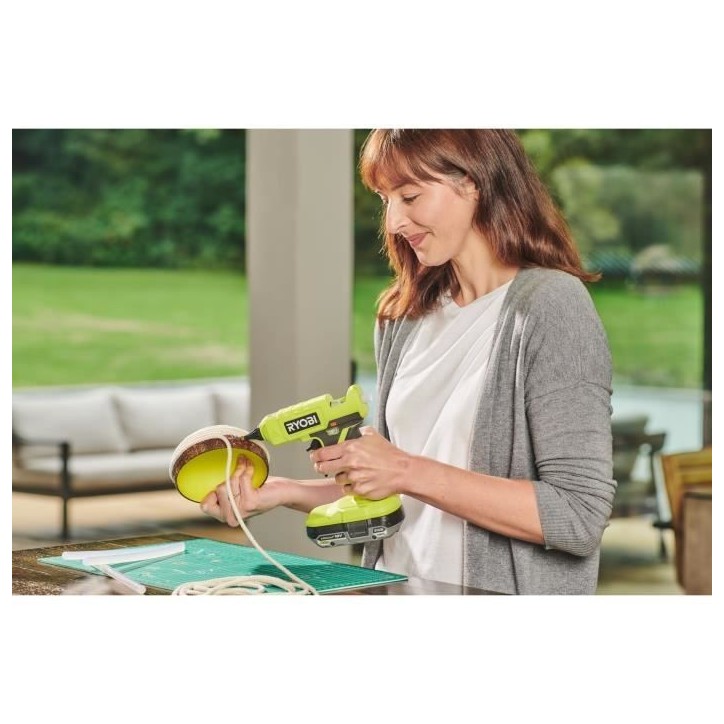 RYOBI - Pistolet a colle 18V ONE+ - chauffe en 3 min - indicateur de chauffe - diam. bâtons 12 mm - Avec 3 de colle - RGLU18-0