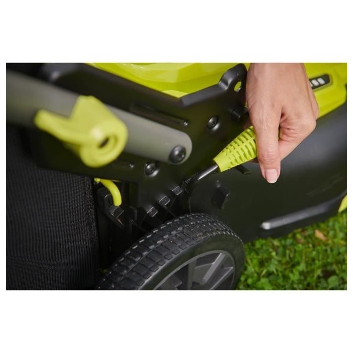 RYOBI - Tondeuse poussée 18V Brushless - Ø coupe 40 cm - ramassage et mulching - vendue sans batterie ni chargeur - RY18LMX40C RYOBI - Tondeuse poussée 18V Brushless - Ø coupe 40 cm - ramassage et mulching - vendue sans batterie ni chargeur - RY18LMX40C