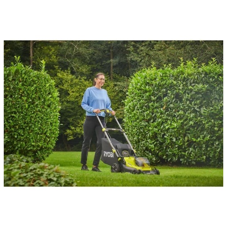 RYOBI - Tondeuse poussée 18V Brushless - Ø coupe 40 cm - ramassage et mulching - 2 batteries 18V 4,0 Ah & chargeur - RY18LMX40 RYOBI - Tondeuse poussée 18V Brushless - Ø coupe 40 cm - ramassage et mulching - 2 batteries 18V 4,0 Ah & chargeur - RY18LMX40