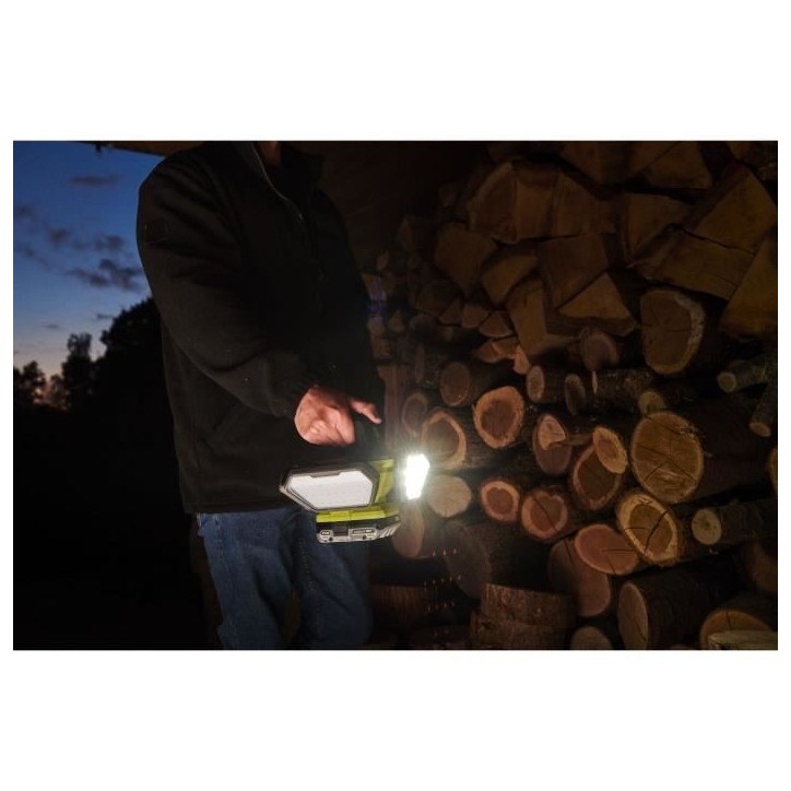 Spot LED 360° - RYOBI - 18V - 3 intensités : 3 500 / 2 000 / 1 000 / 500 Lumens - 4 panneaux lumineux