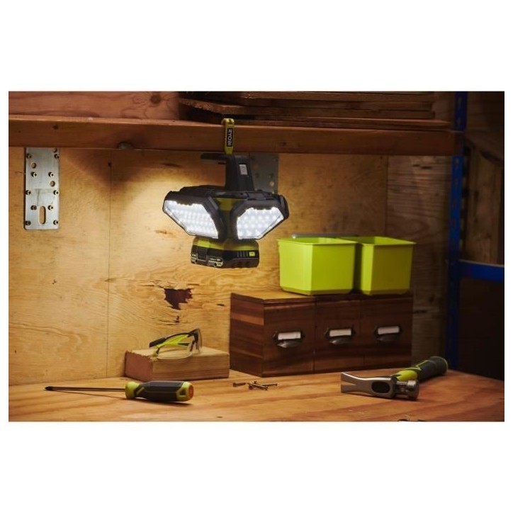 Spot LED 360° - RYOBI - 18V - 3 intensités : 3 500 / 2 000 / 1 000 / 500 Lumens - 4 panneaux lumineux