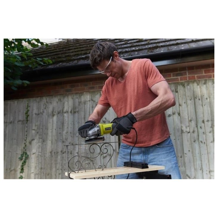 RYOBI - Meuleuse d'angle 600 W diam. 115 mm - 13 000 tr/min + disque a ébarber le métal 115 mm & et 1 clé de service - RAG600 RYOBI - Meuleuse d'angle 600 W diam. 115 mm - 13 000 tr/min + disque a ébarber le métal 115 mm & et 1 clé de service - RAG600