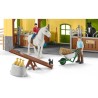 Écurie avec boxes et animaux, coffret de 82 pieces avec chevaux, Schl