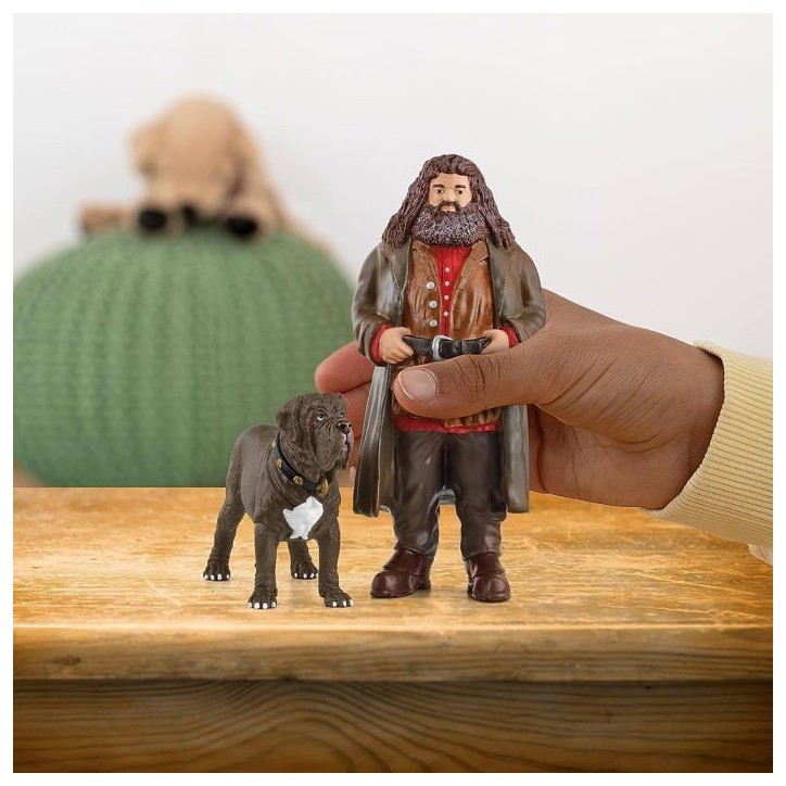 Hagrid et Crockdur, Figurine de l'univers Harry Potter, pour enfants des 6 ans, 8 x 11,5 x 13 cm - schleich 42638 WIZARDING WORL