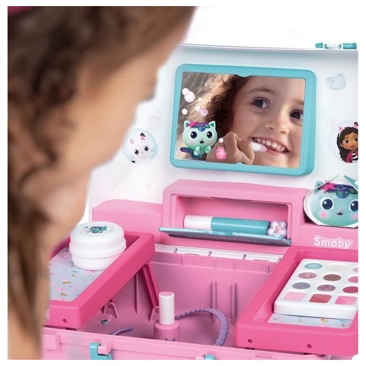Smoby - Gabby et la Maison Magique - Valise beauté facile a transporter - 13 accessoires inclus : coiffure, onglerie, maquillag Smoby - Gabby et la Maison Magique - Valise beauté facile a transporter - 13 accessoires inclus : coiffure, onglerie, maquillag