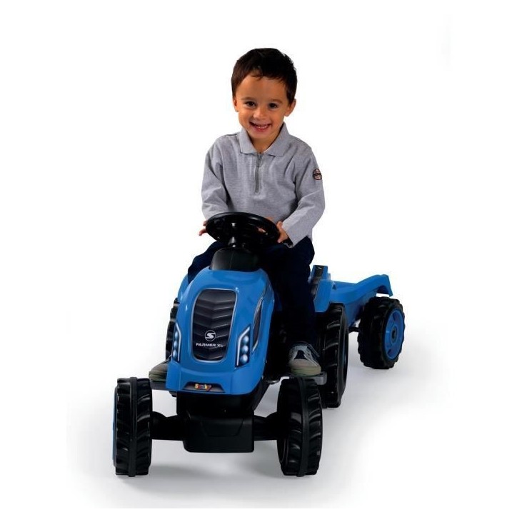 Tracteur a pédales Farmer XL + Remorque - Bleu - SMOBY - Siege ajustable - Capot ouvrant - Klaxon - 90% plastique recyclé Tracteur a pédales Farmer XL + Remorque - Bleu - SMOBY - Siege ajustable - Capot ouvrant - Klaxon - 90% plastique recyclé