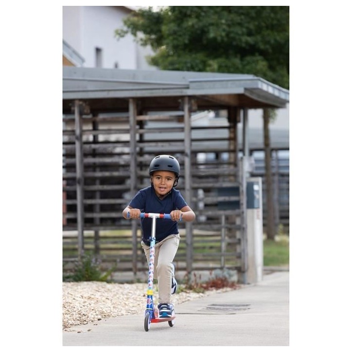 SMOBY - Spidey - Patinette 2 roues pliable - Strucure métale - Petite trottinette avec guidon réglable SMOBY - Spidey - Patinette 2 roues pliable - Strucure métale - Petite trottinette avec guidon réglable