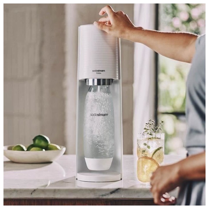 Machine a soda et eau pétillante SODASTREAM - TERRA Blanche - 2 bouteilles compatible lave-vaisselle - 1 recharge de gaz 60L Machine a soda et eau pétillante SODASTREAM - TERRA Blanche - 2 bouteilles compatible lave-vaisselle - 1 recharge de gaz 60L
