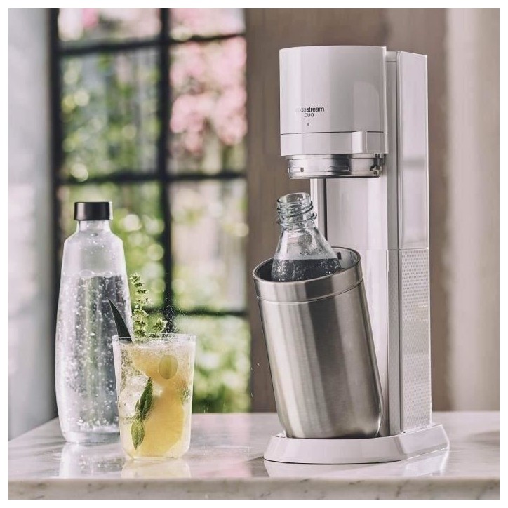 Machine a soda et eau pétillante SODASTREAM - DUO Blanche - 2 carafes en verre - 2 bouteilles - 1 recharge de gaz 60L Machine a soda et eau pétillante SODASTREAM - DUO Blanche - 2 carafes en verre - 2 bouteilles - 1 recharge de gaz 60L