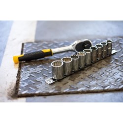Jeu de cliquet et douilles STANLEY - Cliquet 72 dents 1/4' + 10 douill