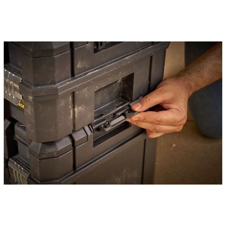 Coffre avec organiseur PRO-STACK™ - STANLEY FATMAX - FMST1-75796 - 23 L - Charge 30 kg Coffre avec organiseur PRO-STACK™ - STANLEY FATMAX - FMST1-75796 - 23 L - Charge 30 kg