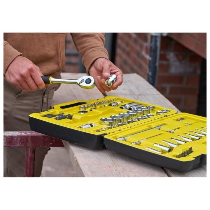Coffret douilles 1/4 et 1/2 STANLEY FMMT82826-1 avec cliquet et rallonge FATMAX - Jeu de 81 pieces Coffret douilles 1/4 et 1/2 STANLEY FMMT82826-1 avec cliquet et rallonge FATMAX - Jeu de 81 pieces