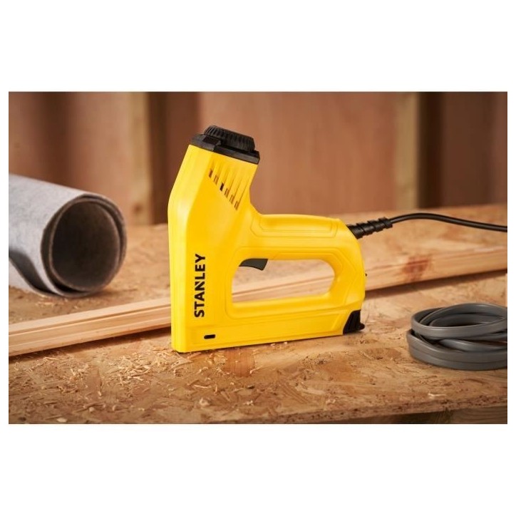 Agrafeuse électrique STANLEY - 6-TRE550 avec câble de 2,5 m pour agrafe de type G et clous de type J - Gamme PRO Agrafeuse électrique STANLEY - 6-TRE550 avec câble de 2,5 m pour agrafe de type G et clous de type J - Gamme PRO
