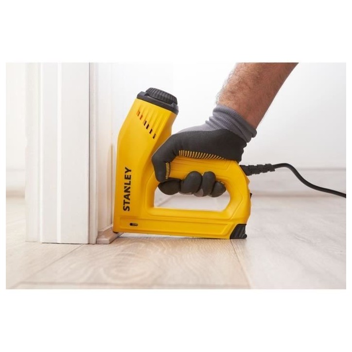 Agrafeuse électrique STANLEY - 6-TRE550 avec câble de 2,5 m pour agrafe de type G et clous de type J - Gamme PRO Agrafeuse électrique STANLEY - 6-TRE550 avec câble de 2,5 m pour agrafe de type G et clous de type J - Gamme PRO