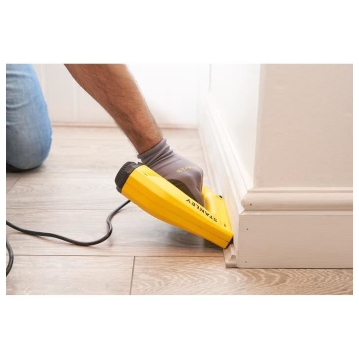 Agrafeuse électrique STANLEY - 6-TRE550 avec câble de 2,5 m pour agrafe de type G et clous de type J - Gamme PRO Agrafeuse électrique STANLEY - 6-TRE550 avec câble de 2,5 m pour agrafe de type G et clous de type J - Gamme PRO