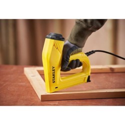 Agrafeuse électrique STANLEY - 6-TRE550 avec câble de 2,5 m pour agr