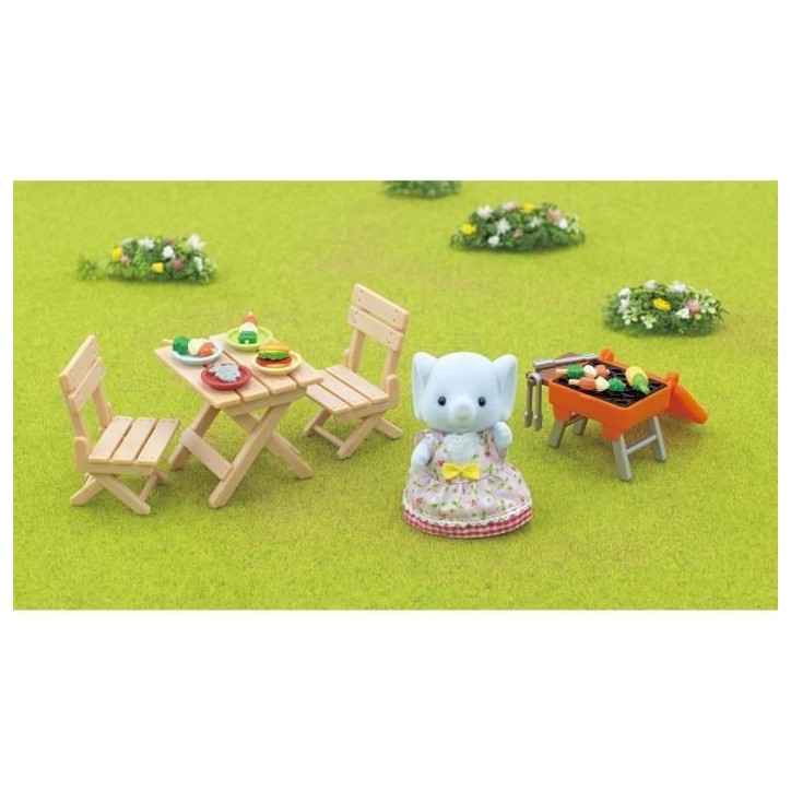 Figurine miniature - SYLVANIAN FAMILIES - La fille éléphant et son set de pique-nique Figurine miniature - SYLVANIAN FAMILIES - La fille éléphant et son set de pique-nique