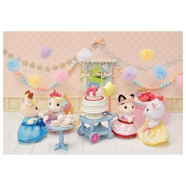 Figurines miniatures - SYLVANIAN FAMILIES - 5646 - La fille Chat bicolore et son goûter d'anniversaire Figurines miniatures - SYLVANIAN FAMILIES - 5646 - La fille Chat bicolore et son goûter d'anniversaire