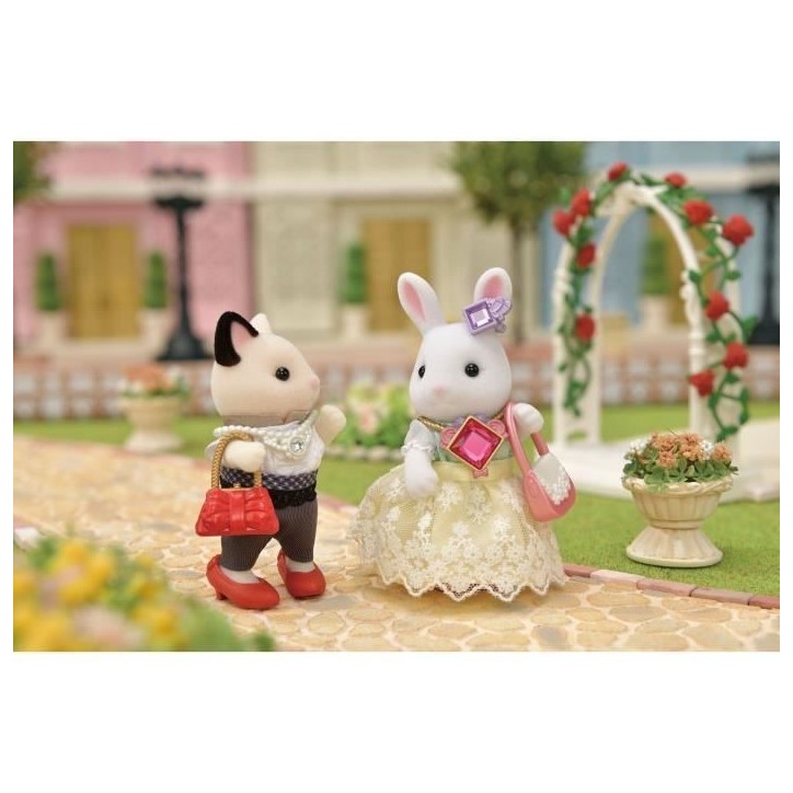 Figurines miniatures - SYLVANIAN FAMILIES - 5647 - La valisette de mode et grande soeur Lapin neige Figurines miniatures - SYLVANIAN FAMILIES - 5647 - La valisette de mode et grande soeur Lapin neige