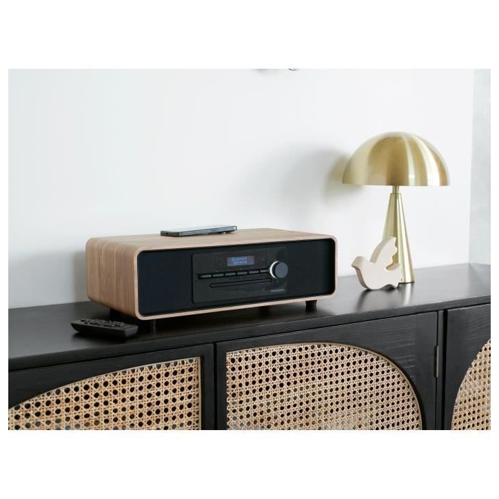 Micro-chaîne Bluetooth - THOMSON - Bois/Noir - Radio FM/DAB+/CD/MP3/USB/Induction, 60W, Affichage LCD, Télécommande, Alim. 23 Micro-chaîne Bluetooth - THOMSON - Bois/Noir - Radio FM/DAB+/CD/MP3/USB/Induction, 60W, Affichage LCD, Télécommande, Alim. 23