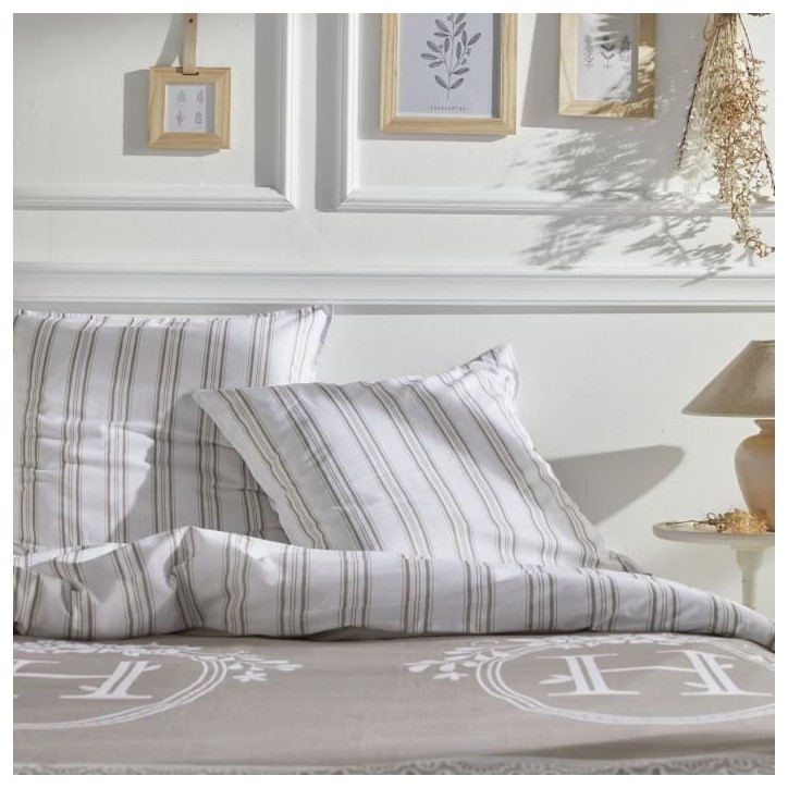 PARURE DE LIT TODAY - HOUSSE DE COUETTE 220X240 + 2 TAIES D OREILLER 63X63 - 100% COTON 57 fils - Berenice PARURE DE LIT TODAY - HOUSSE DE COUETTE 220X240 + 2 TAIES D OREILLER 63X63 - 100% COTON 57 fils - Berenice