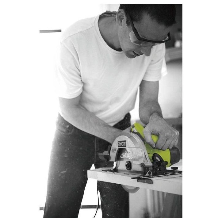 RYOBI - Scie circulaire 1 400 W - 1 lame diam. 190 mm 20 dents, 1 guide parallele, 1 buse d'aspiration et clé de service - RCS1