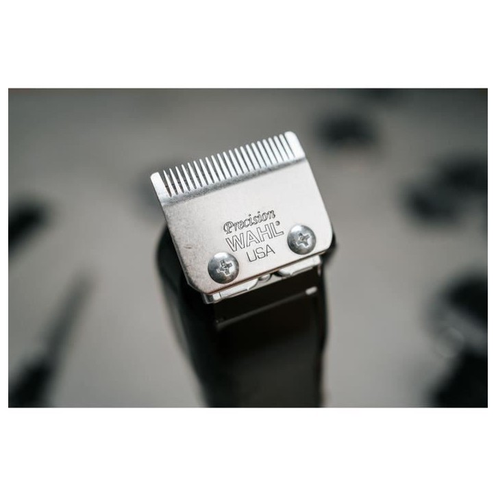 Tondeuse secteur - WAHL - ELITE PRO - 230 V - 10 sabots - Noir Tondeuse secteur - WAHL - ELITE PRO - 230 V - 10 sabots - Noir
