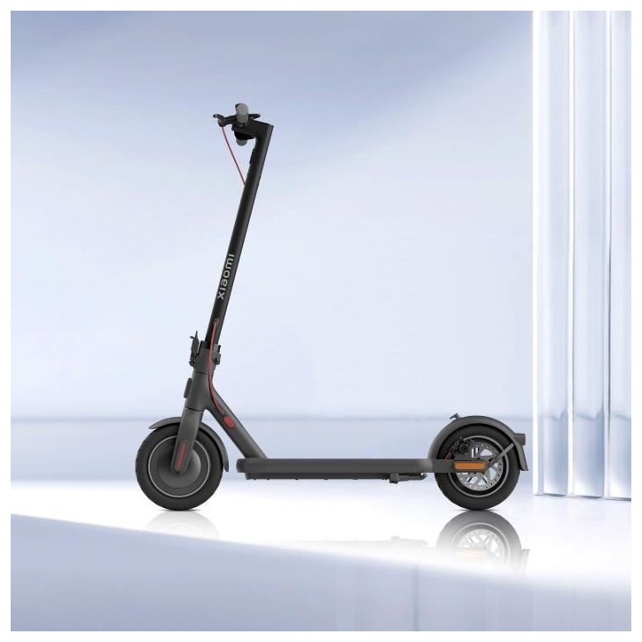 Trottinette électrique - XIAOMI - Electric Scooter 4 - 300W - Pneus 10 - Autonomie 35 km Trottinette électrique - XIAOMI - Electric Scooter 4 - 300W - Pneus 10 - Autonomie 35 km