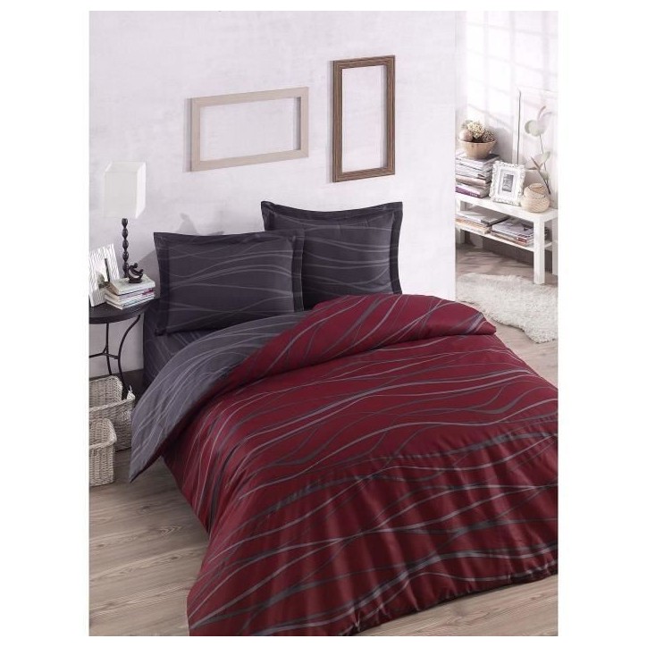 Parure de lit - 1 housse de couette 220 x 240 cm + 2 taies d'oreiller 60 x 60 cm - 65% coton, 35% polyester - Rouge Parure de lit - 1 housse de couette 220 x 240 cm + 2 taies d'oreiller 60 x 60 cm - 65% coton, 35% polyester - Rouge