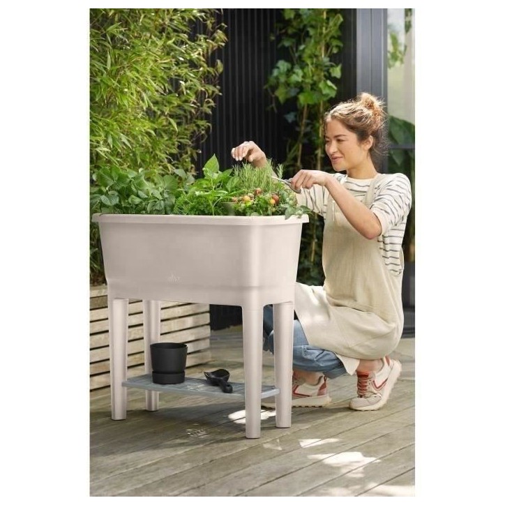 ELHO Noa Potager sur pied - L 79 x W 39 x H 94 cm - culture et récolte - 100% recyclé - Gris ELHO Noa Potager sur pied - L 79 x W 39 x H 94 cm - culture et récolte - 100% recyclé - Gris