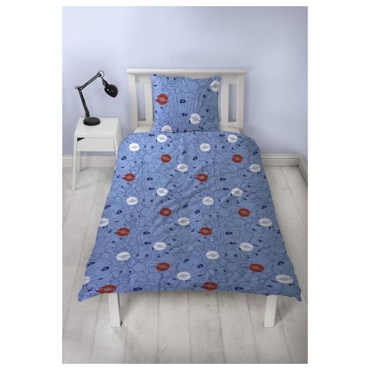 Parure de lit réversible - POKEMON - Pikachu et Starter 1G III - Microfibre - 1 housse de couette 140 x 200 cm + 1 taie 63 x 63 Parure de lit réversible - POKEMON - Pikachu et Starter 1G III - Microfibre - 1 housse de couette 140 x 200 cm + 1 taie 63 x 63