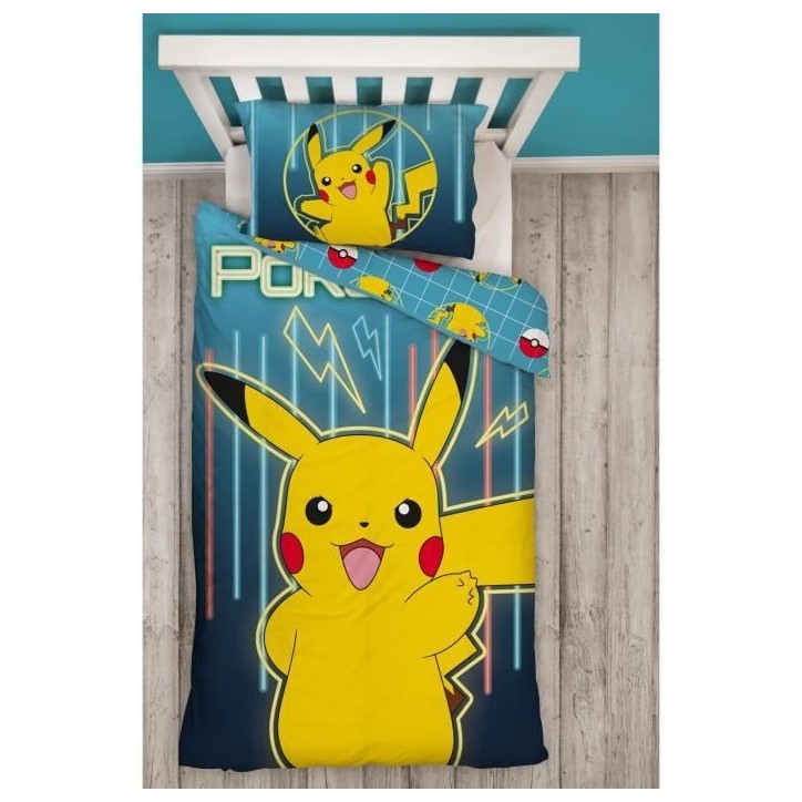 Parure de lit réversible - POKEMON - Pikachu Laser - Microfibre - 1 housse de couette 140 x 200 cm + 1 taie 63 x 63 cm Parure de lit réversible - POKEMON - Pikachu Laser - Microfibre - 1 housse de couette 140 x 200 cm + 1 taie 63 x 63 cm