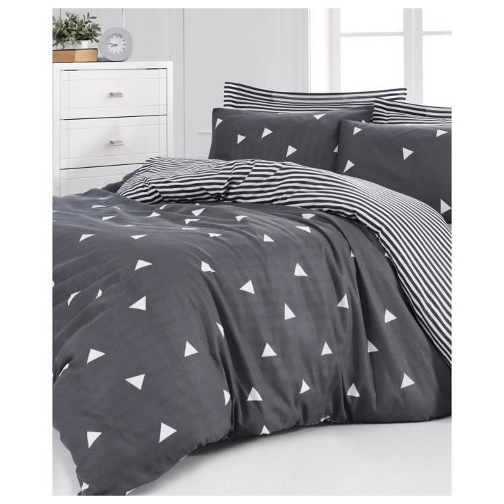 Parure de lit - 1 housse de couette 220 x 240 cm + 2 taies d'oreiller 60 x 60 cm - 65% coton, 35% polyester - Gris Parure de lit - 1 housse de couette 220 x 240 cm + 2 taies d'oreiller 60 x 60 cm - 65% coton, 35% polyester - Gris